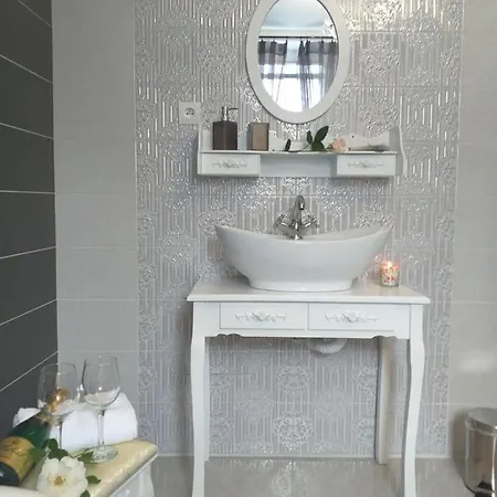 Monato Bed & Breakfast 3*