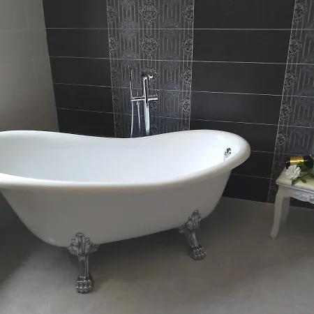 Monato Bed & Breakfast 3*